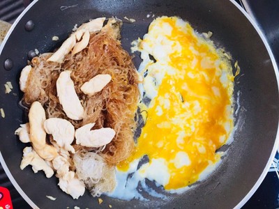 วิธีทำ ไก่ผัดวุ้นเส้นกะหล่ำปลีเพื่อสุขภาพ วิธีทำ ไก่ผัดวุ้นเส้นกะหล่ำปลีเพื่อสุขภาพ