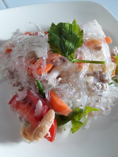 ยำวุ้นเส้น