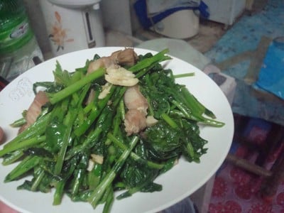 ผัดคะน้าหมู