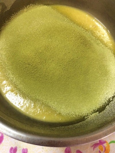 วิธีทำ Matcha White Chocolate Blondies วิธีทำ Matcha White Chocolate Blondies