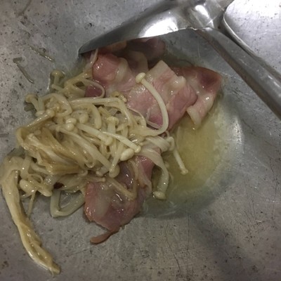 วิธีทำ เห็ดเข็มทองผัดเบค่อน