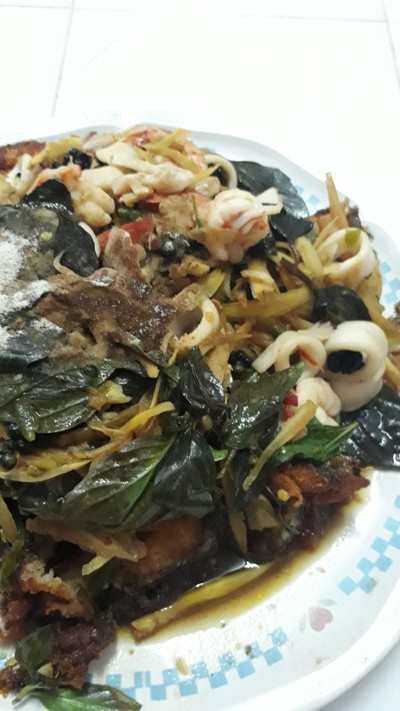 ผัดฉ่าทะเล