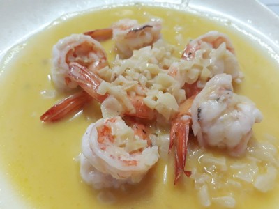 กุ้งผัดเนยกระเทียม