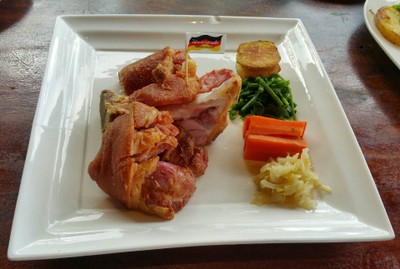 ขาหมูเยอรมันรมควัน