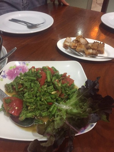 ตำถั่ว หมูกรอบ