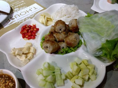 แหนมเนือง