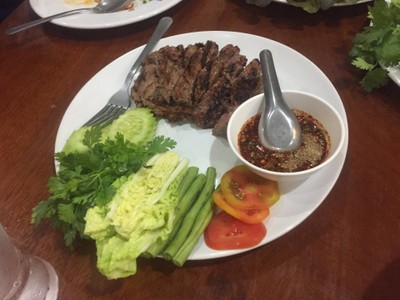 เนื้อย่างจิ้มแจ่ว