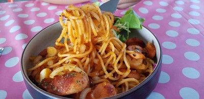 สปาเก็ตตี้พริกแห้ง ค็อกเทล ไส้กรอก