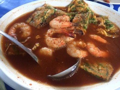 แกงส้มไข่ชะอมกุ้ง