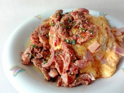 ข้าวไข่ข้นแฮมหมูน้ำตก