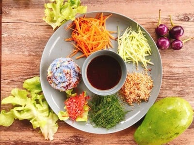 ข้าวยำเมืองคอน