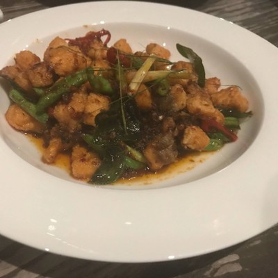 แซลมอลผัดพริกขิง