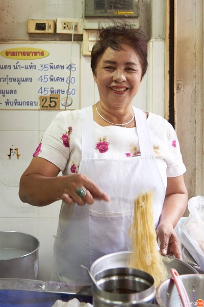 สายไหมบะหมี่เกี๊ยวกุ้ง สุดท่าน้ำศิริราช