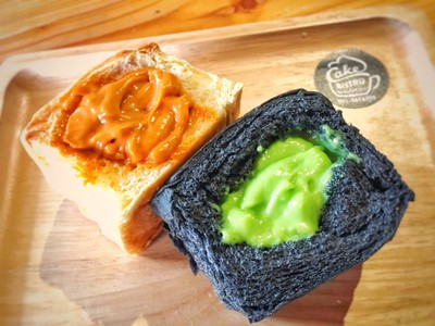 ปังไส้ทะลัก