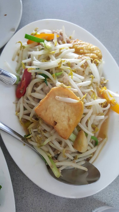 ผัดถั่วงอกเต้าหู้