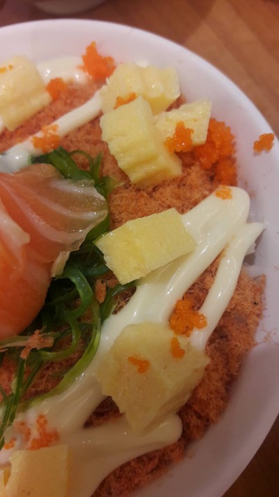 ข้าวหน้าแซลมอนไข่กุ้ง