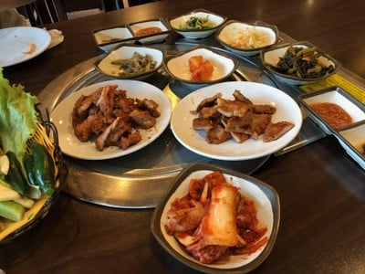 อาหาร หรือ เครื่องดื่ม