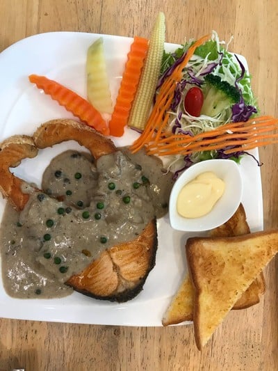 สเต็กปลาแซลมอนนมสด