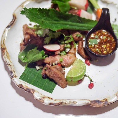 หมูดำคุโรบุตะย่างจิ้มแจ่ว