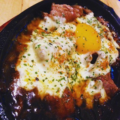 ข้าวหน้าเนื้อ Cheese Lava