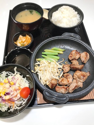 หมูย่างกระทะร้อน