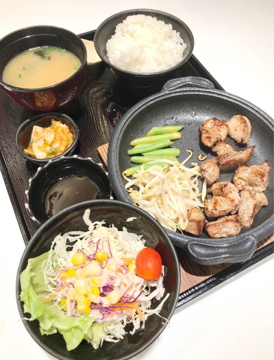 หมูย่างกระทะร้อน