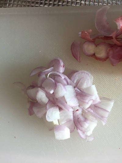 วิธีทำ ลาบไก่ใส่เห็ดเข็มทอง