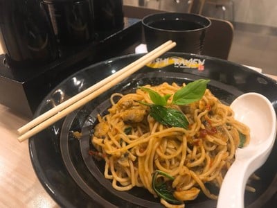 ราเมนผัดหอยลาย