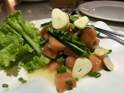 ยำแซลมอน