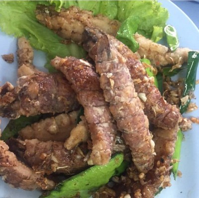 กั้งทอดกระเทียมพริกไทย
