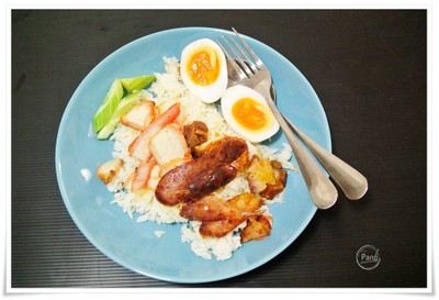 ข้าวหมูแดงหมูกรอบ