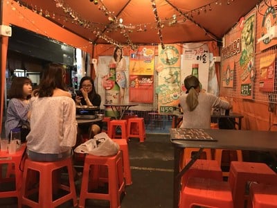 บรรยากาศ ข้าวมันไก่ไฮเวย์