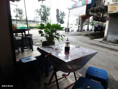 จอดรถริมถนนหน้าร้านได้เลย