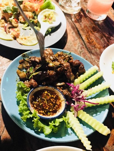 อาหาร หรือ เครื่องดื่ม