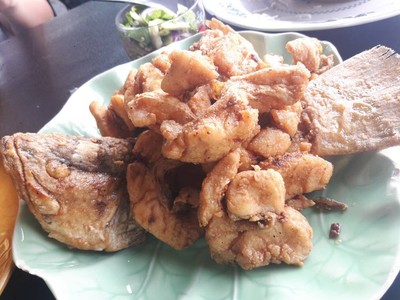 ปลากะพงทอดน้ำปลา+น้ำยำมะม่วง