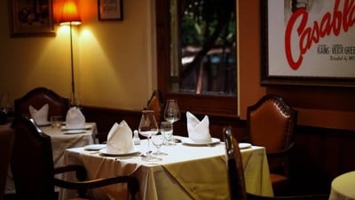 บรรยากาศ Aubergine and Escargot