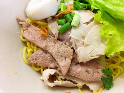 บะหมี่แห้ง