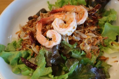 ยำส้มโอกุ้งสด