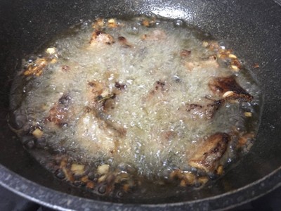 วิธีทำ ซี่โครงหมูกระเทียมพริกไท