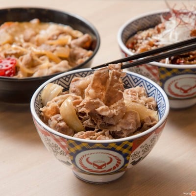 เมนูของร้าน Yoshinoya โยชิโนยะ ข้าวหน้าเนื้อ ข้าวหน้าหมู เซ็นทรัลเวิลด์