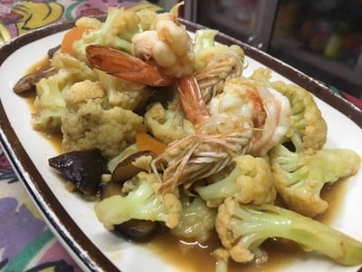 วิธีทำ ดอกกะหล่ำผัดกุ้งเห็ดหอม วิธีทำ ดอกกะหล่ำผัดกุ้งเห็ดหอม
