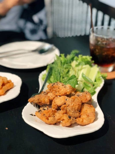 NYE Caféstaurant โรงแรมอำแดง