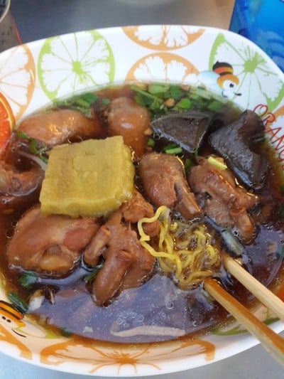 เมนูของร้าน เมืองกรุง ก๋วยเตี๋ยวไก่มะระ วังหิน