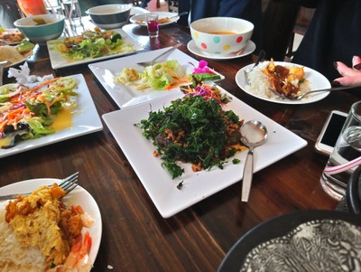 ไข่เยี่ยวม้ากระเพราะกรอบ
