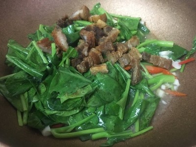 วิธีทำ คะน้าหมูกรอบ วิธีทำ คะน้าหมูกรอบ