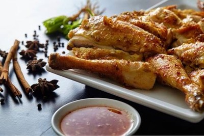 วิเศษไก่ย่าง ภัตตาคาร (Vises Kaiyang) วิเศษไก่ย่าง ภัตตาคาร (Vises Kaiyang)