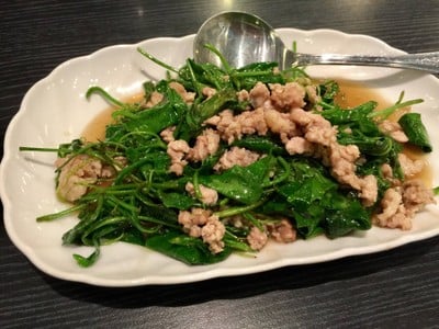 ผัดตำลึงหมูสับ