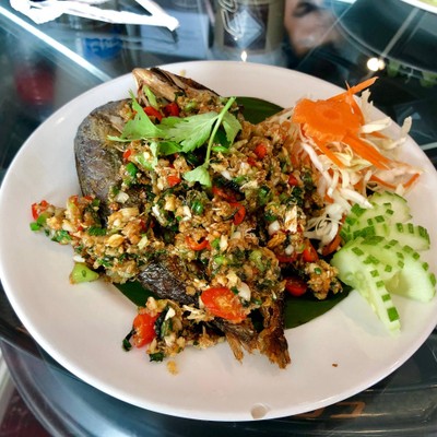 ปลาทูทอดราดพริกเกลือ