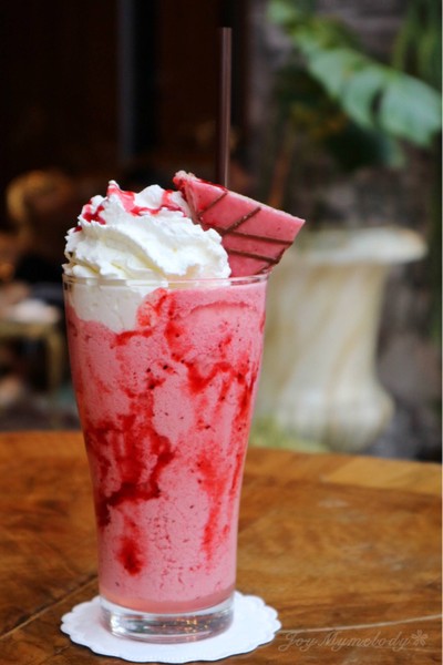 Pointe Fruit Smoothies