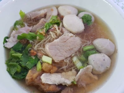 บะหมี่รวมมิตร หมู เนื้อ